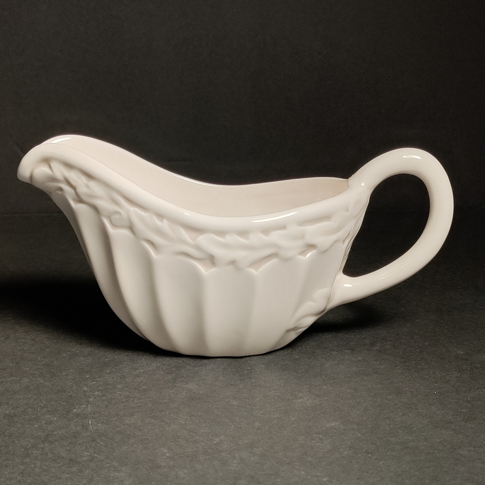 AMERICAN ATELIER GRAVY BOAT⭐